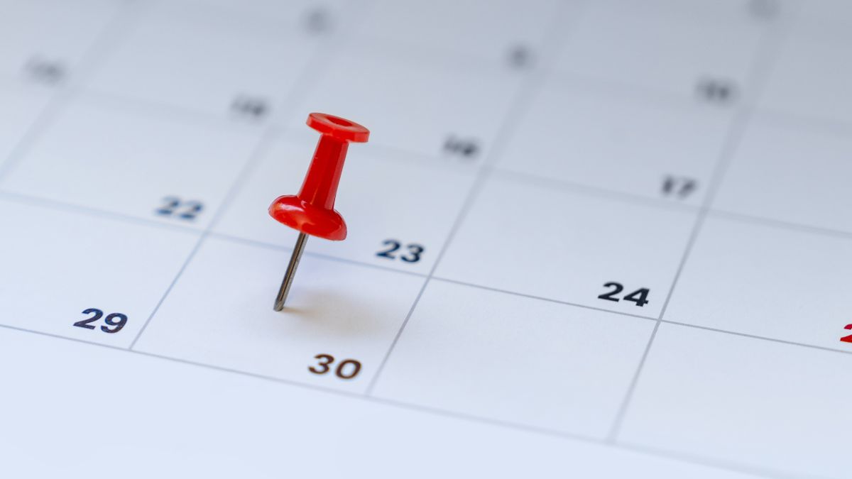 A red pin on the 30th day of a calendar month